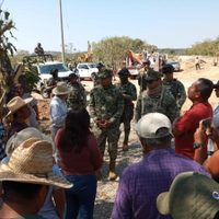 Bloquean obras del tren del Istmo y la carretera transístmica; denuncian amenazas de la Marina