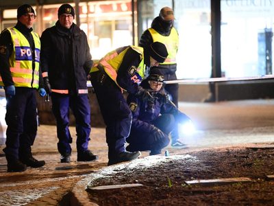 Hombre apuñala a ocho en Suecia; investigan si fue ataque terrorista