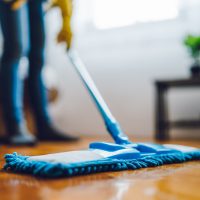 Si querés el piso más brillante como en un hotel de lujo, prepará esta cera eficaz y con pocos ingredientes