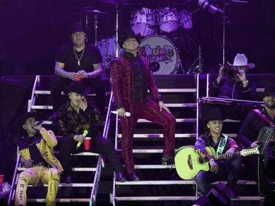 Grupo Firme cancela un concierto en EU, alega que administración Trump les suspendió las visas