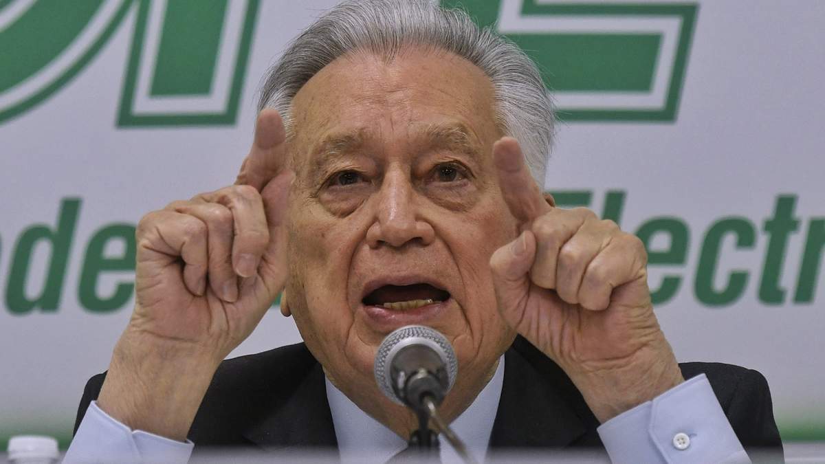El director de la CFE dijo que debido a la reforma energética y “sus indiscutibles abusos”, el Sistema Eléctrico Nacional está en riesgo