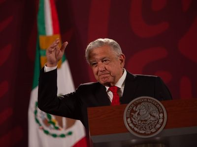 AMLO frena nueva verificación de autos: “no vamos a estar bolseando a la gente”