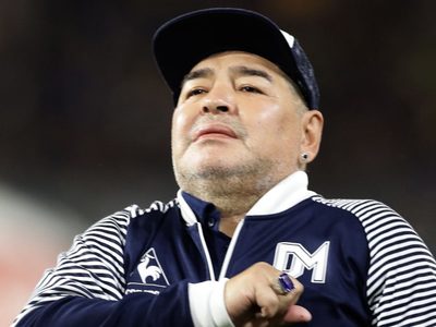 "Espérame en el cielo": Andrés Calamaro, con una desoladora imagen, se despidió de Diego Maradona