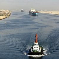 Por segunda vez en el año, un buque encalló en el canal de Suez