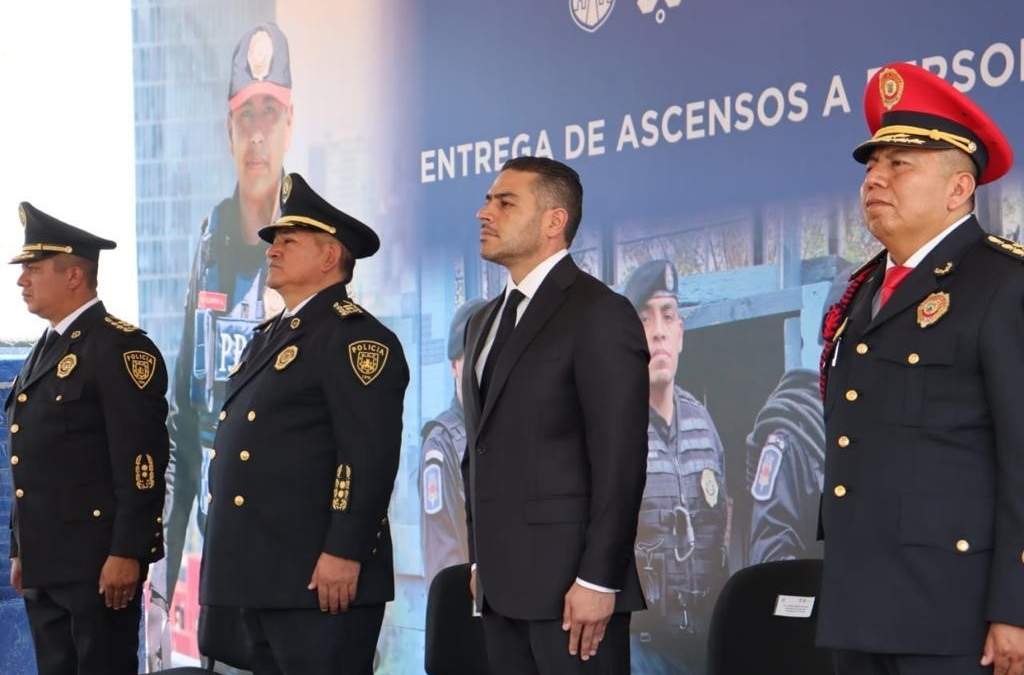 Omar García Harfuch premió a policías