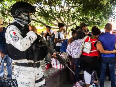 Migrantes acusan disparos de GN y muerte de una niña en operativo; INM rechaza agresión