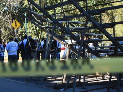 Colapsan gradas durante fotografía de graduación en la Universidad Veracruzana; hay 18 heridos