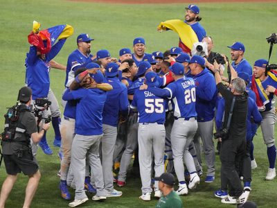 Venezuela vence 3-2 a EU y conquista su primer título del Clásico Mundial