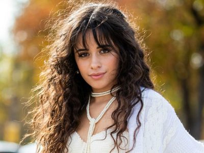¡Junto a mamá! La tierna postal que publicó Camila Cabello de su infancia