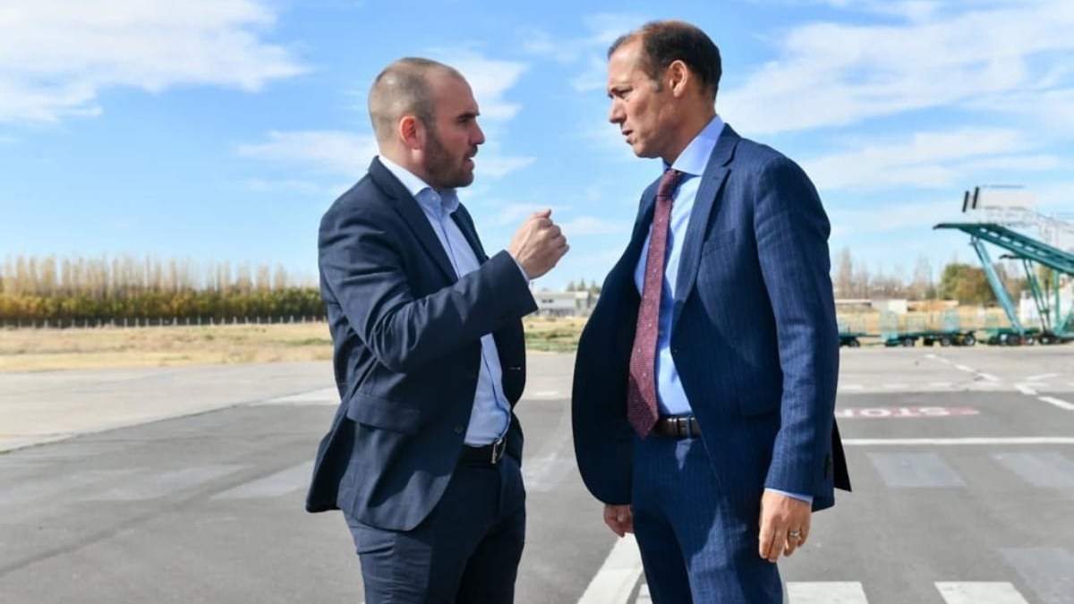 El ministro de Economía de la Nación, Martín Guzmán, junto al gobernador de Neuquén, Omar Gutiérrez. Fuente: (Twitter)