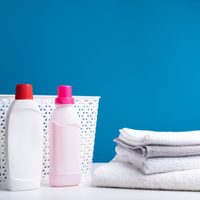 Prepará suavizante para ropa en casa sin gastar y con ingredientes muy fáciles de conseguir