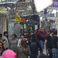 Darán 50 mil pesos y créditos a locatarios del Mercado de Sonora por dejar de vender animales