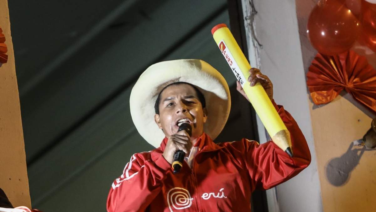 Pedro Castillo trabaja como docente. Fuente: (Twitter)