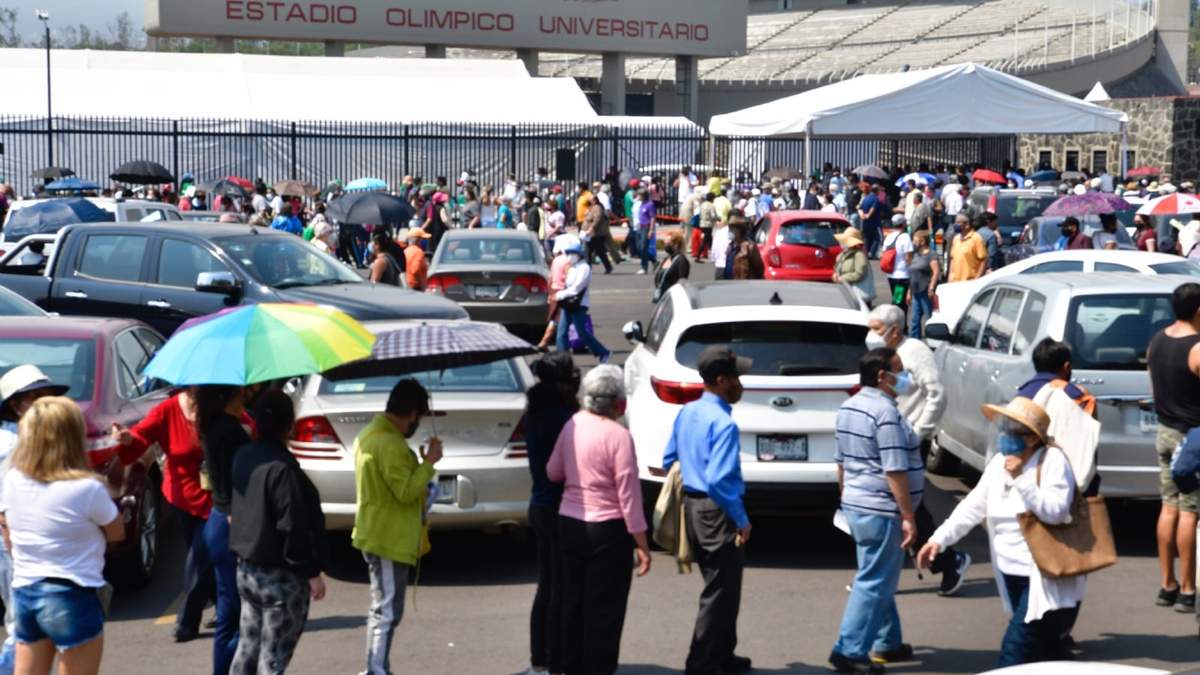 Aplicación de vacunas en el Estadio Olímpico Universitario