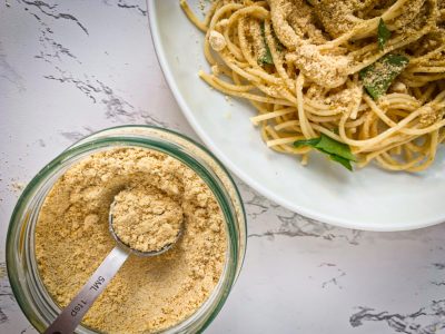 Queso en polvo vegano: sin gastar fortuna en la fiambrería y súper nutritivo para sumar a tu alimentación