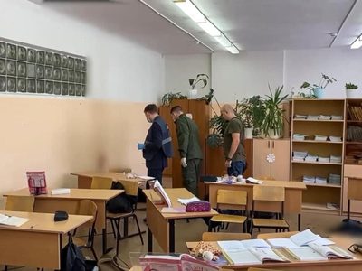 Niña abre fuego en escuela; deja un muerto y cinco heridos