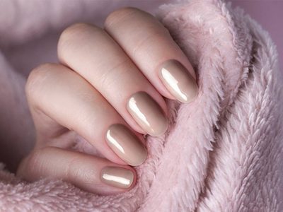 Nail Art en clave minimalista: por qué las uñas cortas redondas le ganan terreno a las stiletto