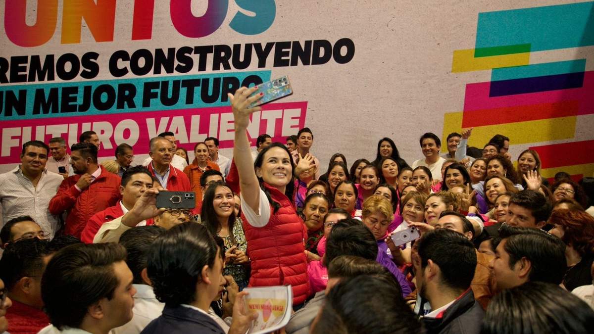 Alejandra del Moral, excandidata de Vamos por el Estado de México, en reunión con el PRI Edomex. 9 de junio de 2023