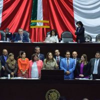 'Ni una muerta más, ni una mujer menos”, exigen diputadas en San Lázaro