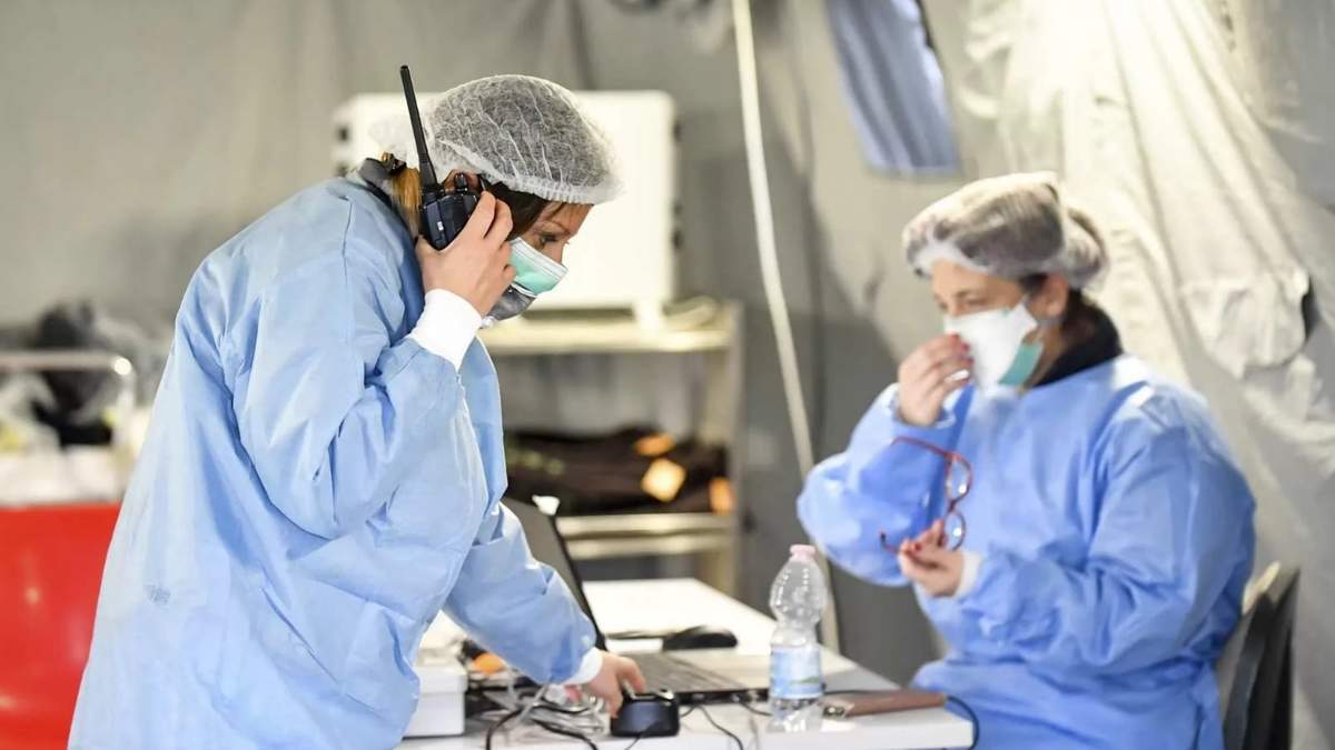 Médicos y enfermeras hacen frente al virus que no da tregua. Fuente: (Twitter)