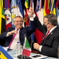 Ebrard da espaldarazo al gobierno de Argentina ante la crisis económica