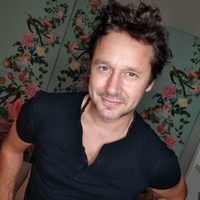 Inesperado: el rotundo cambio de look de Benjamín Vicuña tras su separación de La China Suárez