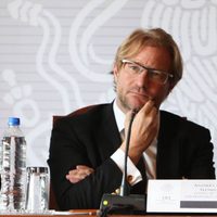 Juez "desbloquea" cuentas a esposa de Andrés Roemer; UIF dice que seguirán congeladas