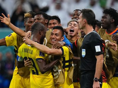 Ecuador amarga a Qatar el inicio del Mundial al vencerlo 2-0