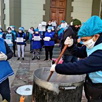 Continúa el reclamo por alimentos: Barrios de Pie organizó una olla popular