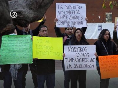 Trabajadores de la Biblioteca Vasconcelos protestan para denunciar despidos injustificados
