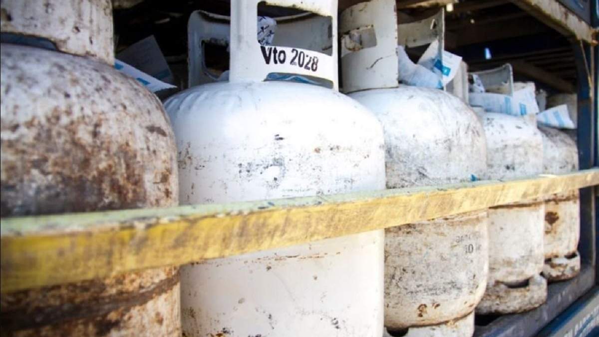 Vecinos denunciaron que algunas personas llegaron a pagar hasta 5 mil pesos por una recarga de 10 kilos de gas. Fuente: (Noticias del Valle)