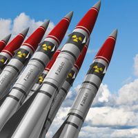 Estados Unidos desplegó armas nucleares en Reino Unido
