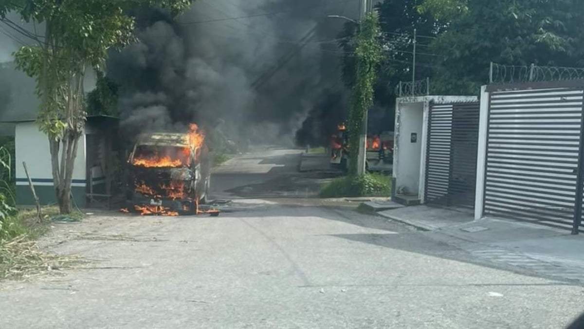 Vehículos incendiados en Tabasco