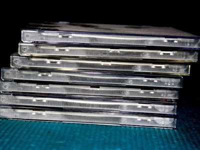 No tires las viejas cajas de CD: creá este fabuloso organizador para tu habitación en pocos minutos