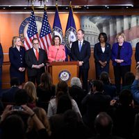 Pelosi nombra fiscales legislativos para el juicio político contra Trump (Video)