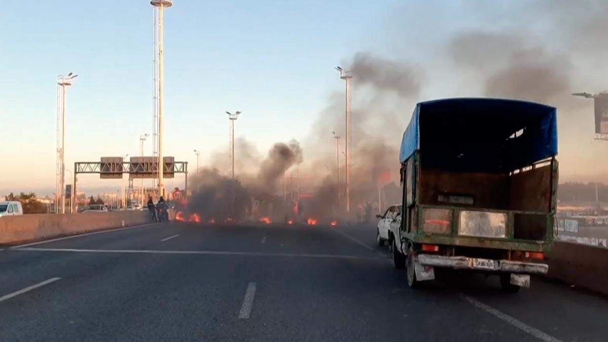 No hay acceso a la Ciudad por el Puente la Noria. Fuente: (X)