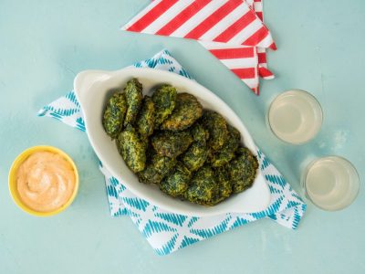 Buñuelos de espinaca: la receta de la abuela bien crocante y perfecta para una cena fácil y riquísima