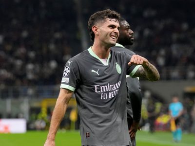 Gol olímpico de Pulisic encamina victoria del AC Milan ante Brujas (Video)