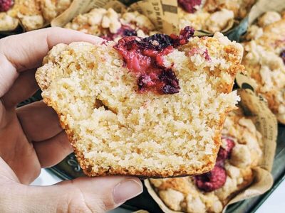 Muffins de coco y frutilla: poné la pava y disfrutalos recién horneados con el mate