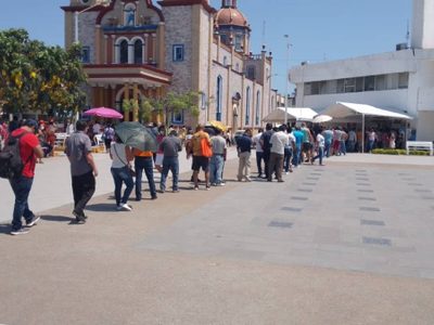 PRI y PRD denuncian acarreo y presiones a beneficiarios de programas sociales en Tabasco