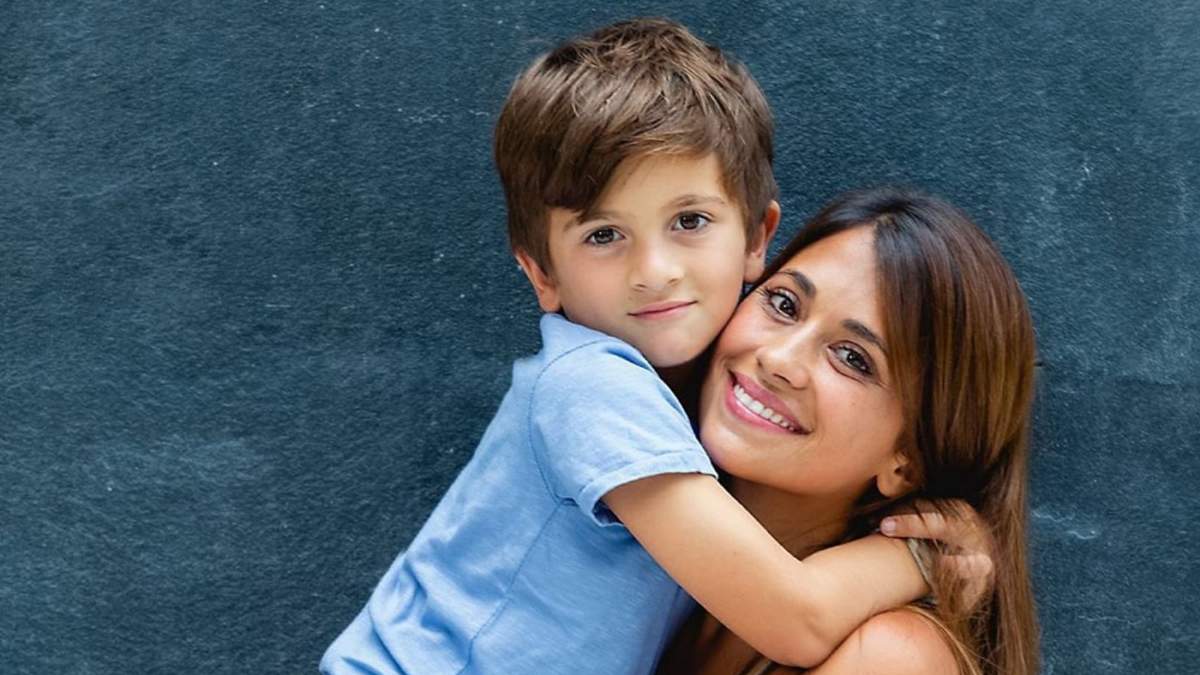 Antonela Roccuzzo y Thiago Messi. Fuente: (Instagram)