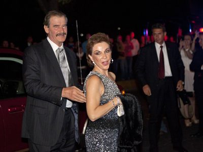 Vicente Fox y Marta Sahagún salen del hospital tras superar el coronavirus