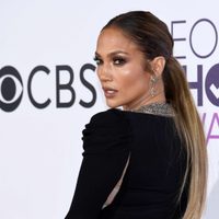 Imponente: así luce Jennifer López en la víspera de su cumpleaños número 51