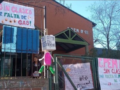 Denuncian que el CPEM 48 de Neuquén no puede dictar clases por deficiencias en el edificio