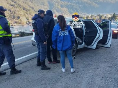 Detuvieron a dos personas de nacionalidad chilena que cometieron robos en la región sur