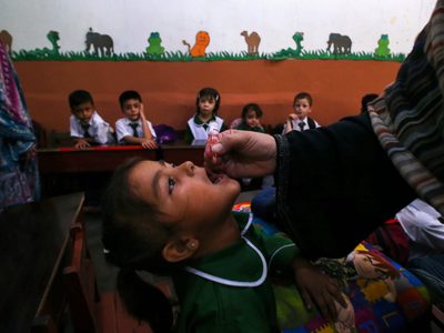 Pakistán: Arrestan a sospechoso de violación tumultuaria de trabajadora en campaña contra la polio