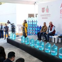 Llega a la CDMX el “Agua Bienestar”; venderán garrafones a 5 pesos