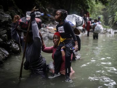 La selva entre Colombia y Panamá es ruta para migrantes de todo el mundo
