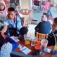 Pareja de ladrones asalta a mano armada una cocina económica en Iztapalapa (Video)