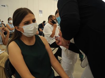 Dosis de refuerzo para personal docente inicia en enero